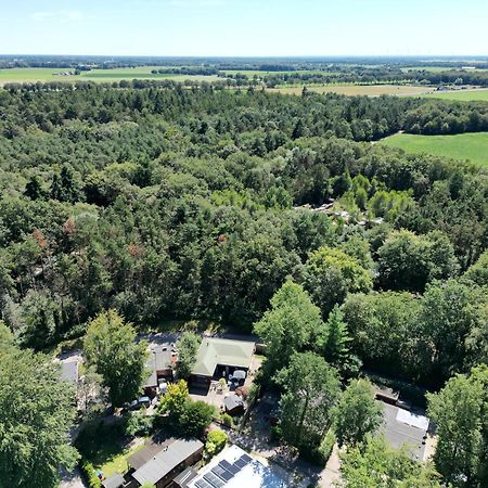 Gezellig Chalet Met 2 Slaapkamers Aan Bosrand Erm Eksteriør bilde