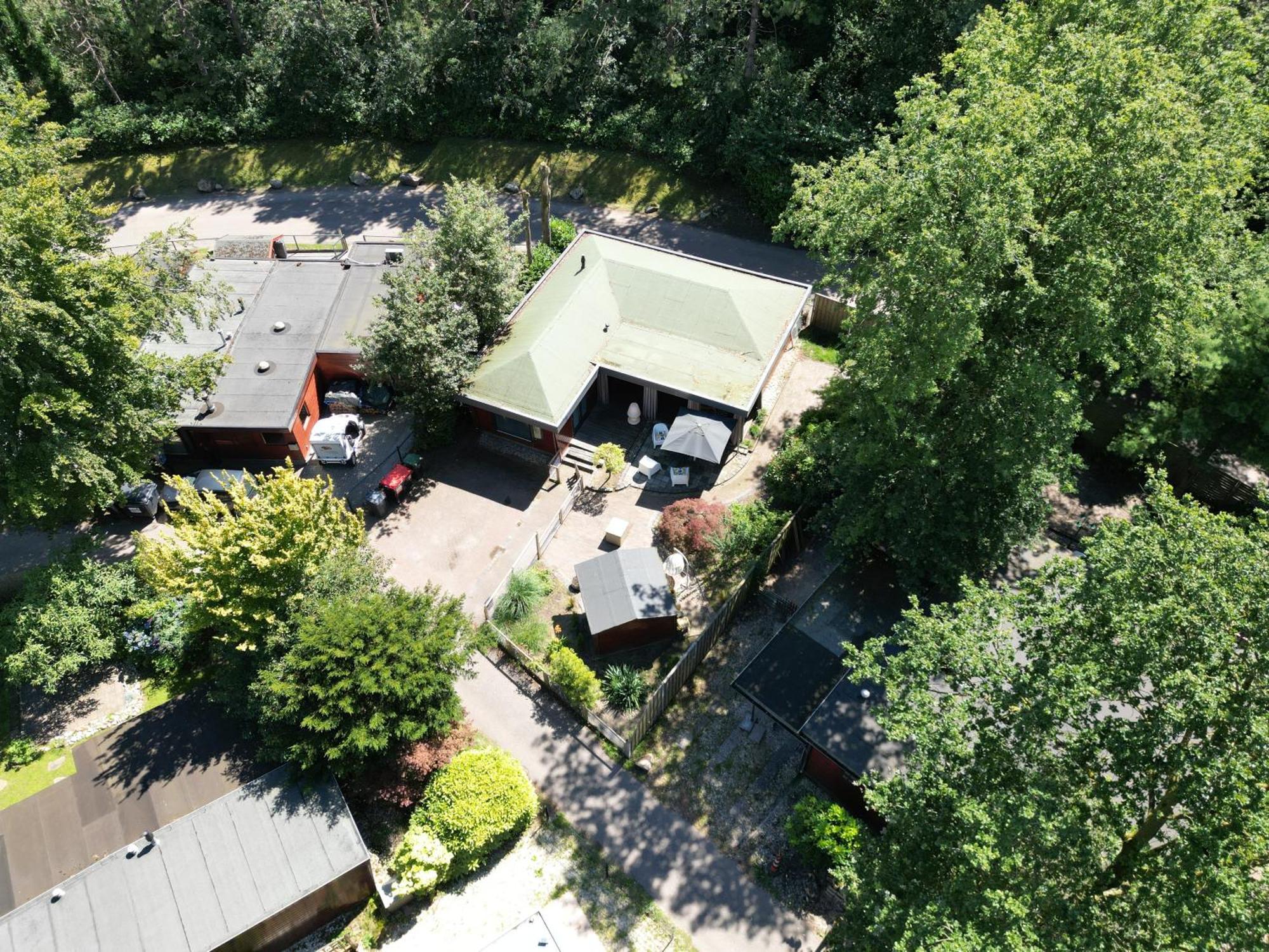 Gezellig Chalet Met 2 Slaapkamers Aan Bosrand Erm Eksteriør bilde